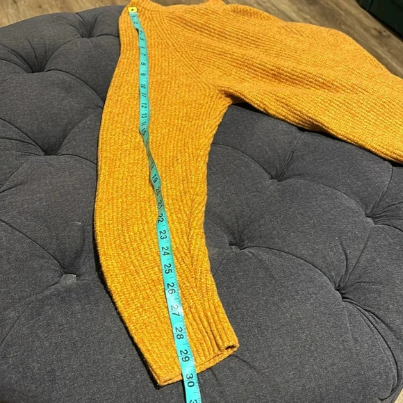 Abercrombie Soft A & F Mustard Cable Knit chunky Sweater Sz M - Picture 9 of 14